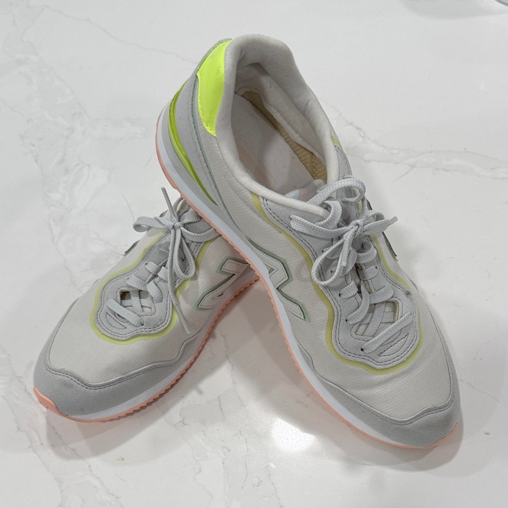 New Balance Women's Sneakers in Gray and Neon Yellow Size 10 - Picture 2 of 8